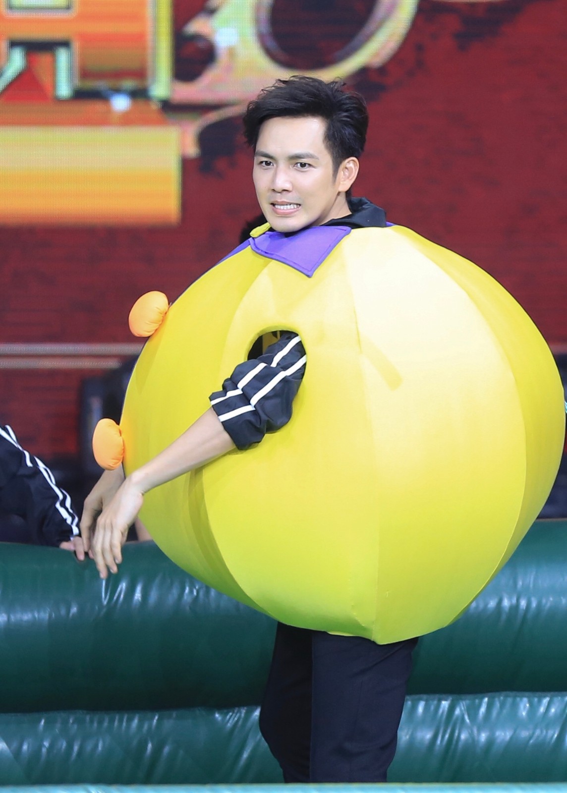 回顾钟汉良参加的几期快乐大本营他从青涩到成熟却依旧帅气迷人