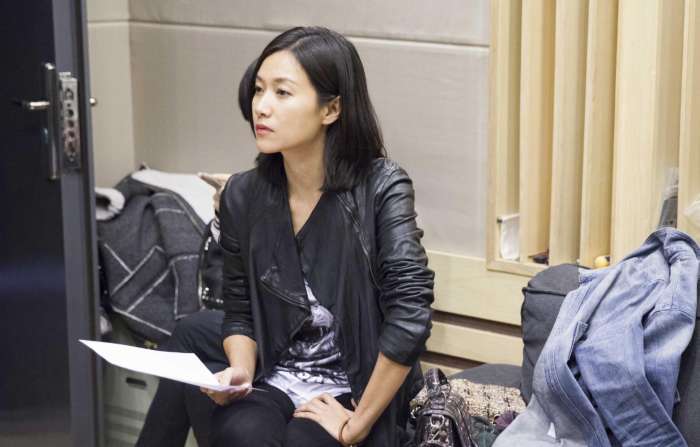 她是徐静蕾同学北影校花, 为张铁林生女被抛弃, 如今胖成路人大妈