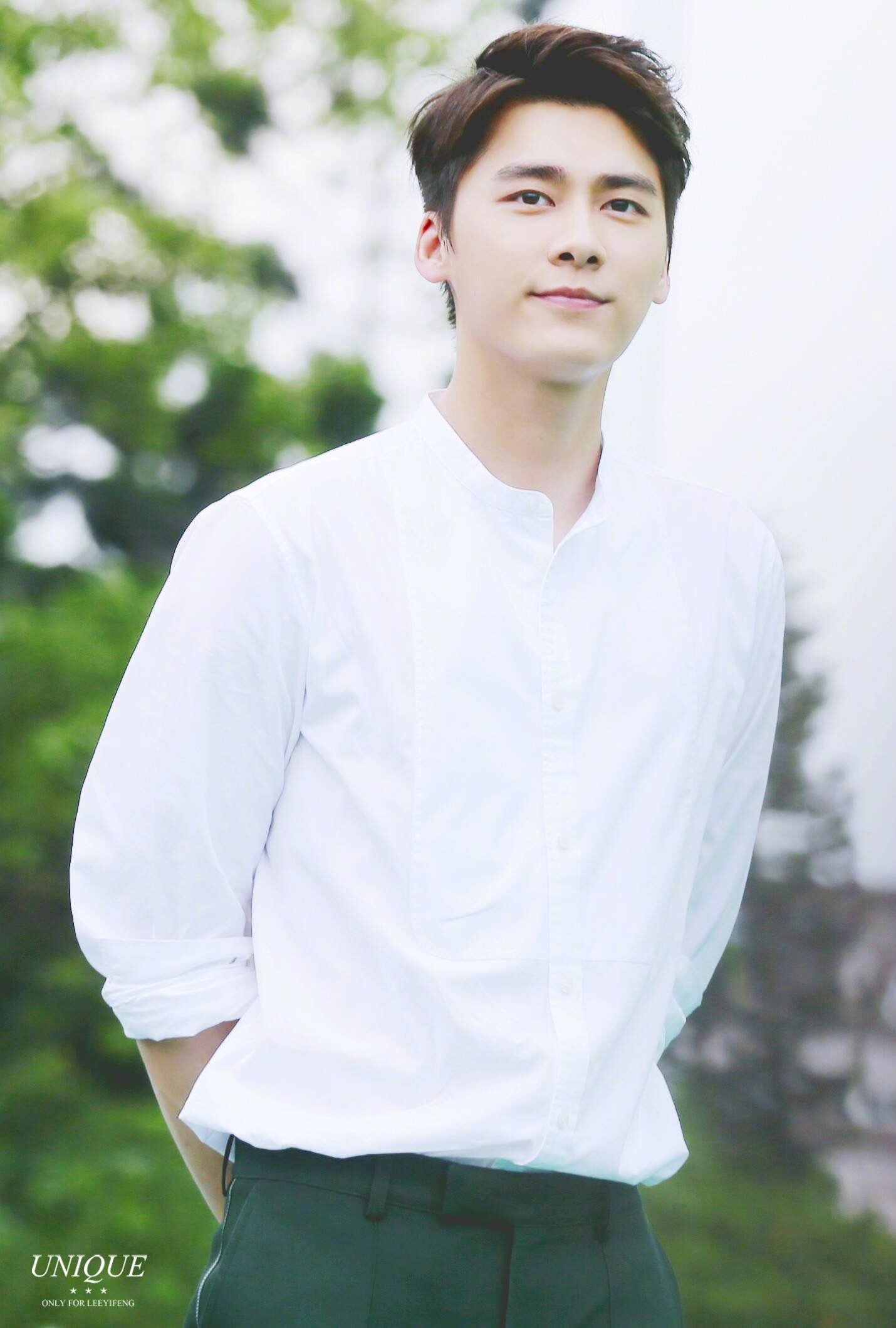 李易峰的这组图大家看过了吗阳光帅气干净真是春风十里不如你
