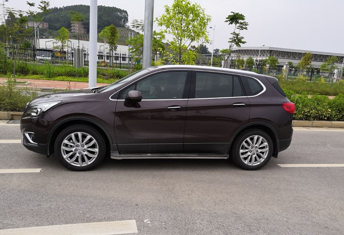 骚包的的美系车世界,不一样的紫檀红,早买早享受