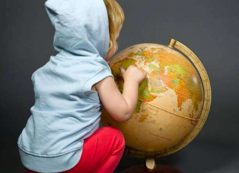 培养聪明孩子的秘诀:探索世界和学习外语,你要这样做