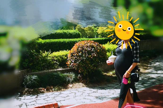 看了杜若溪6月孕肚近照,再看快生的李晟,网友:孕肚差别大