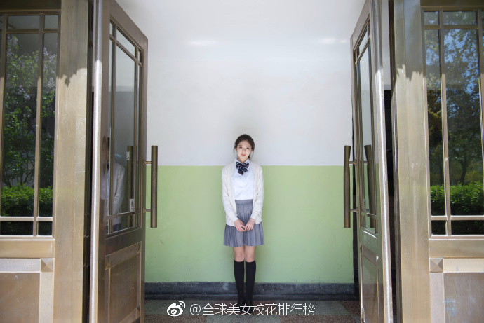 狗儿乖乖_  姓名:张鸣宇 学校:中国农业大学生物工程专业 年龄21