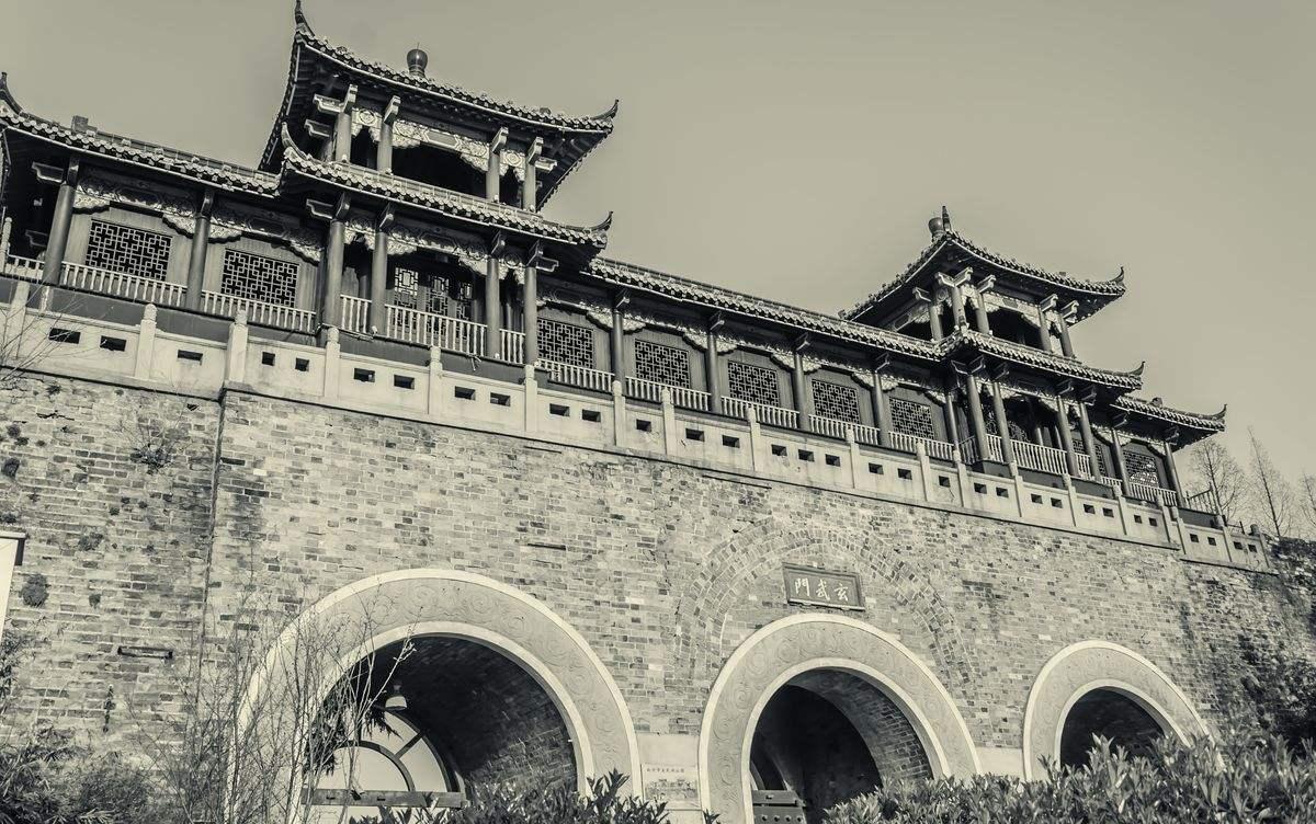 明朝最耻辱时刻: 五十三个倭寇吓得南京紧闭城门, 不敢出战