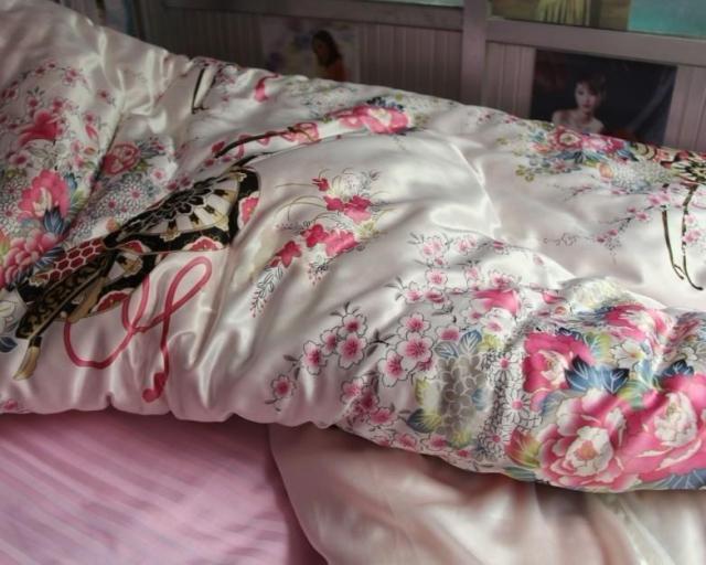 老婆生孩子丈母娘送来棉被打开棉被后我红了眼眶