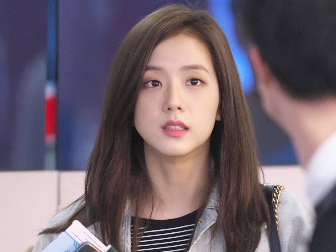 身材颜值都很完美的金智秀,豹纹也能穿得很好看,网友,初恋脸