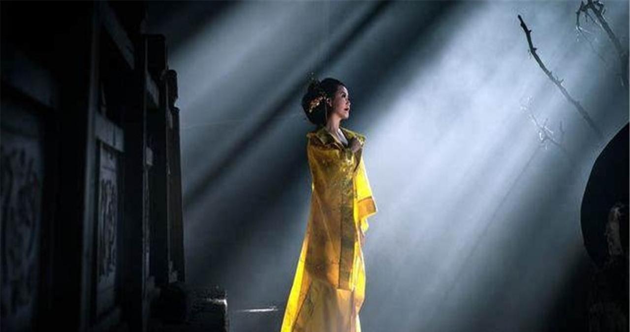 皇帝把妃子打入冷宫,太监满心欢喜跟过去,有什么不可明说的门道