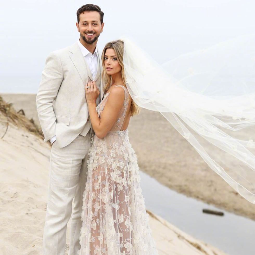 《变形金刚》)在圣何塞出席ashley greene(《暮光之城》)的婚礼