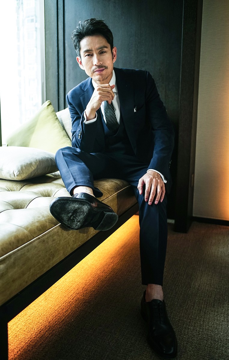 《远大前程》成泰燊写真曝光 化身儒雅绅士尽显男人成熟魅力