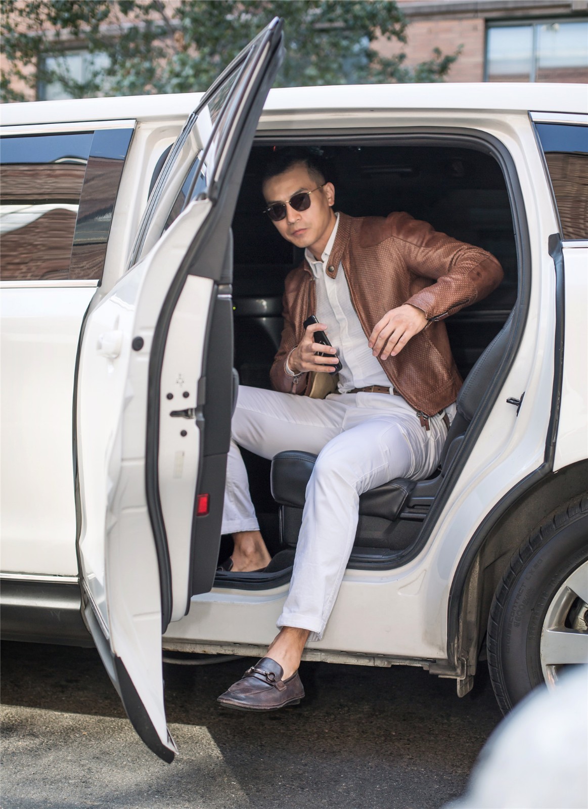 纪焕博电影《黄金兄弟》上映在即 空降纽约与希尔顿家族姐妹看秀