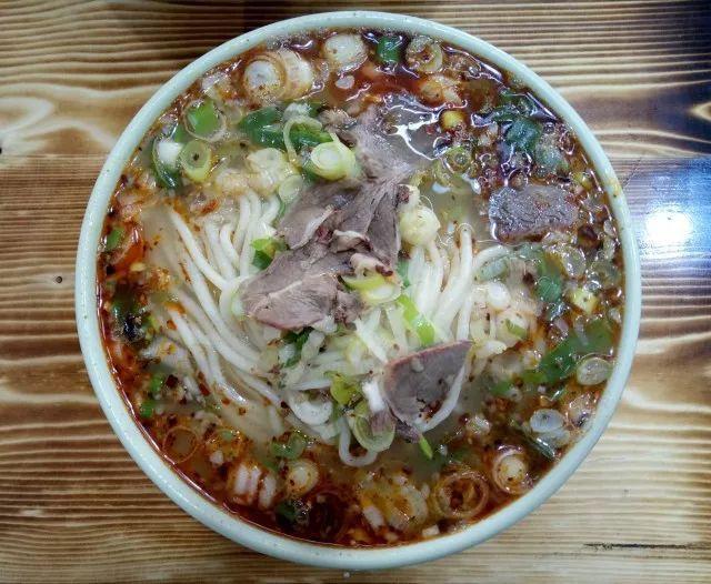 河南地方特色美食——郏县饸络面