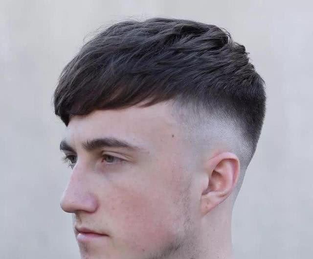 有时候男人换发型等于换头