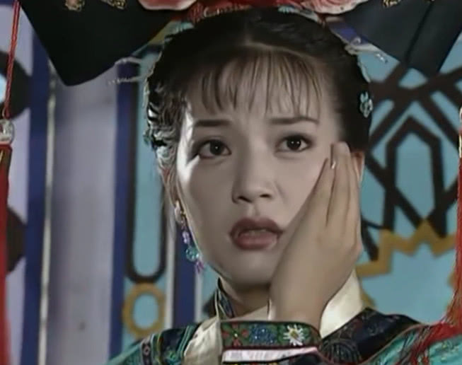 还珠格格:挨打的小燕子怂恿紫薇一起逃走,尔康这眼神凶的想杀人