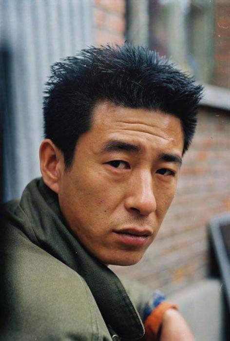 他才见到了自己的伯乐,也是一个偶然的机会结识孙红雷,就是电视剧