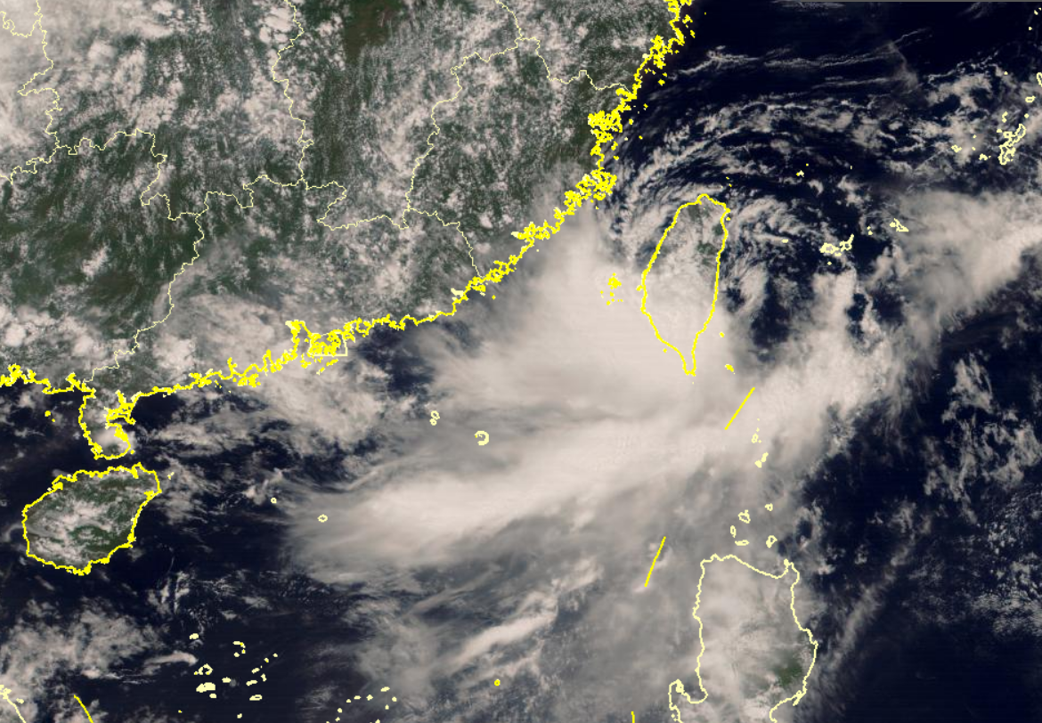 从卫星云图上看,这个热带低压的部分云团已经登上台湾陆地,但大部分云