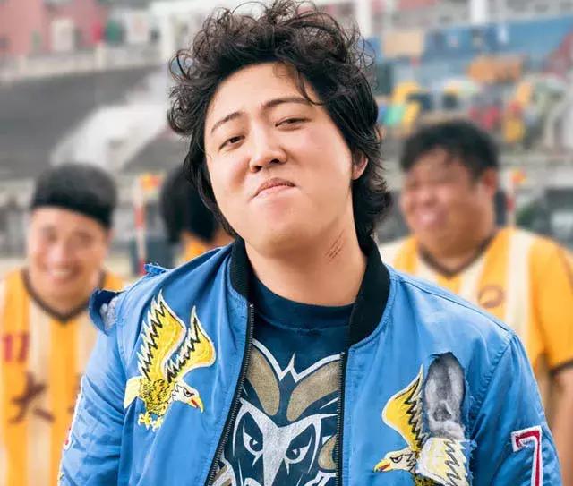 关注,这部作品就是《西虹市首富》,主演是沈腾,宋芸桦,张一鸣,常远