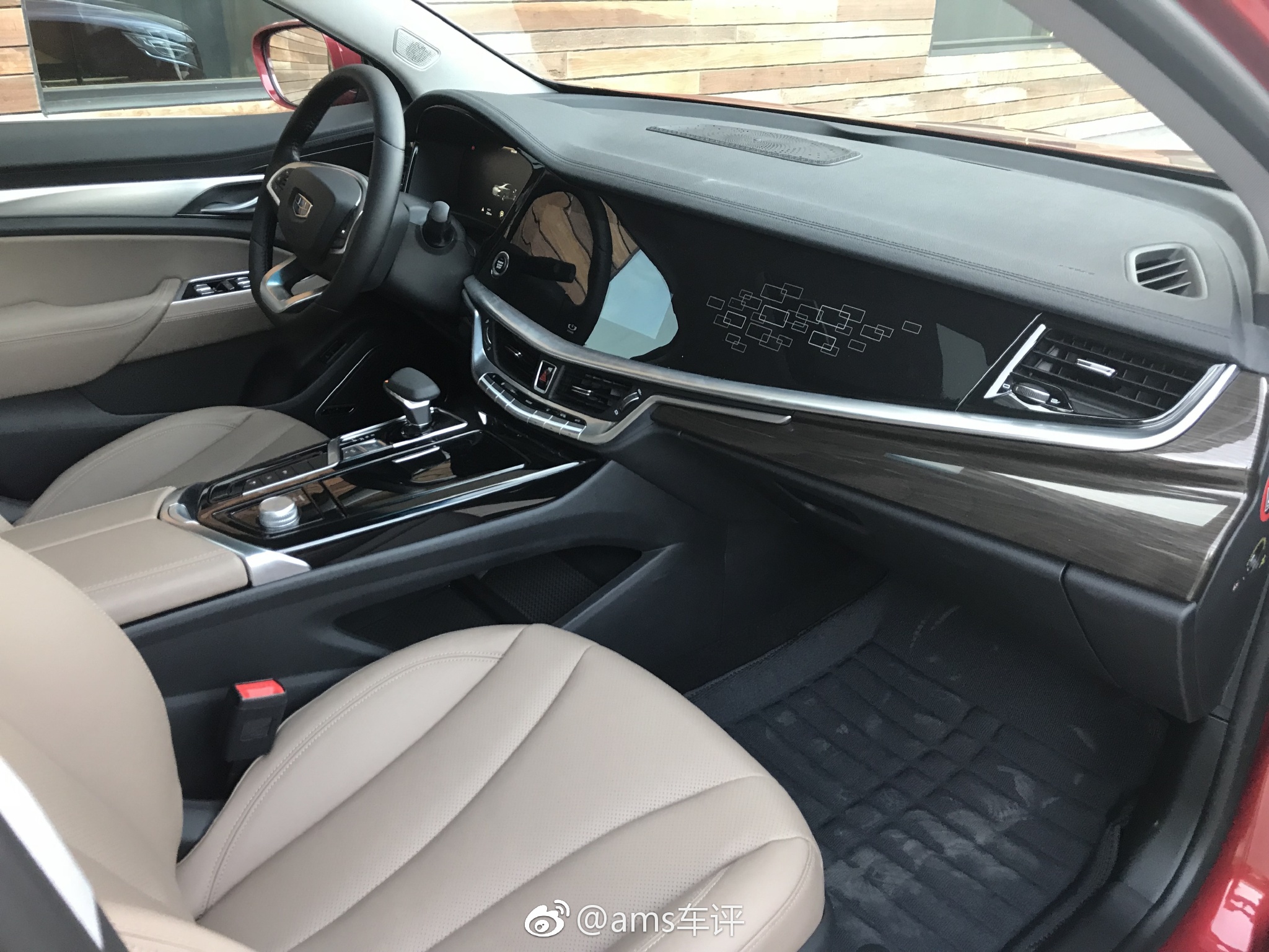 吉利博瑞ge于4月9日正式首发亮相相比现款博瑞