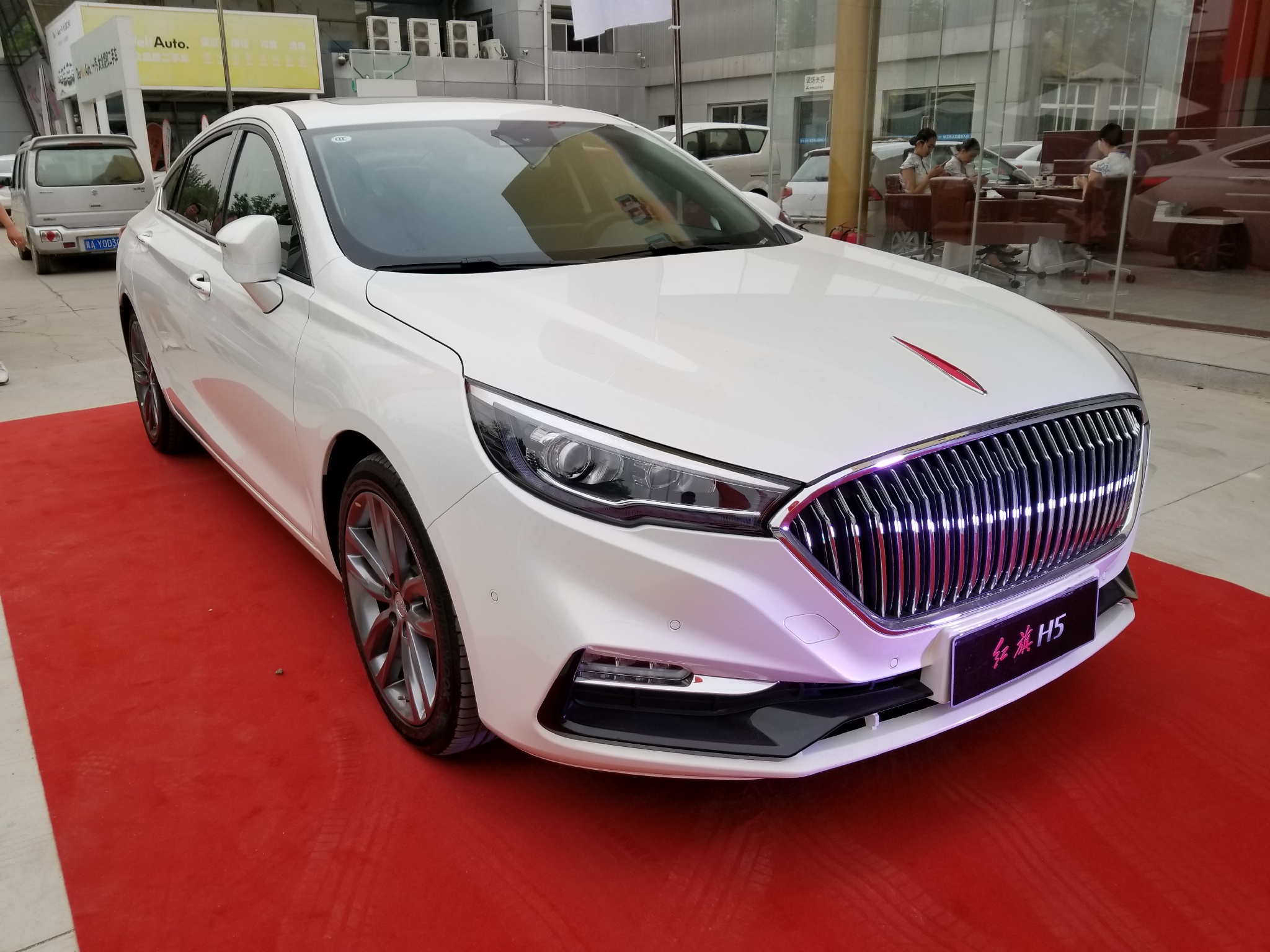 高端b级轿车红旗h5石家庄上市 14.98-19.58万元价格亲民