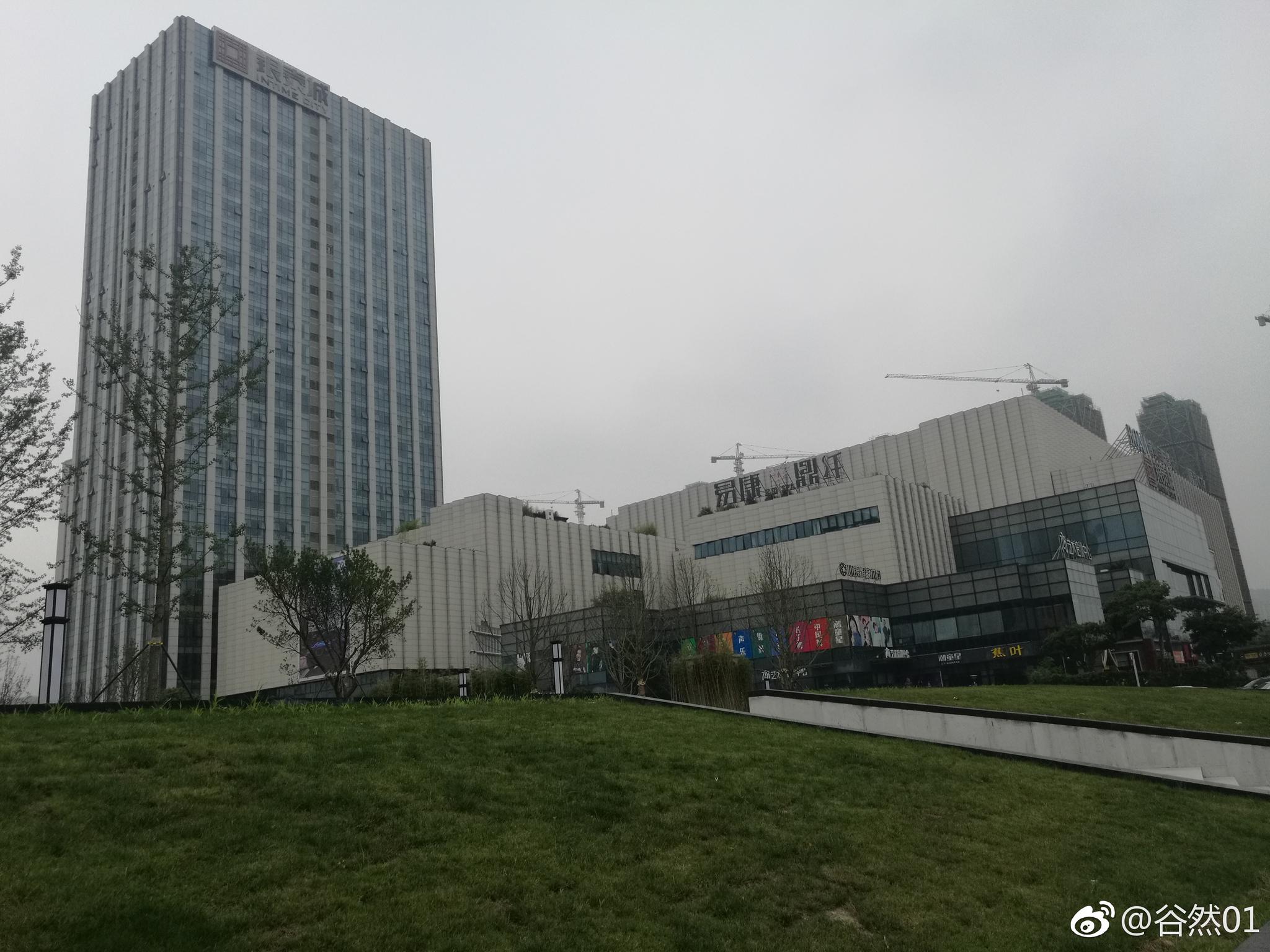 眨眼几年,温岭市城西新区高楼大厦拨地而起,越来越"城市范儿".