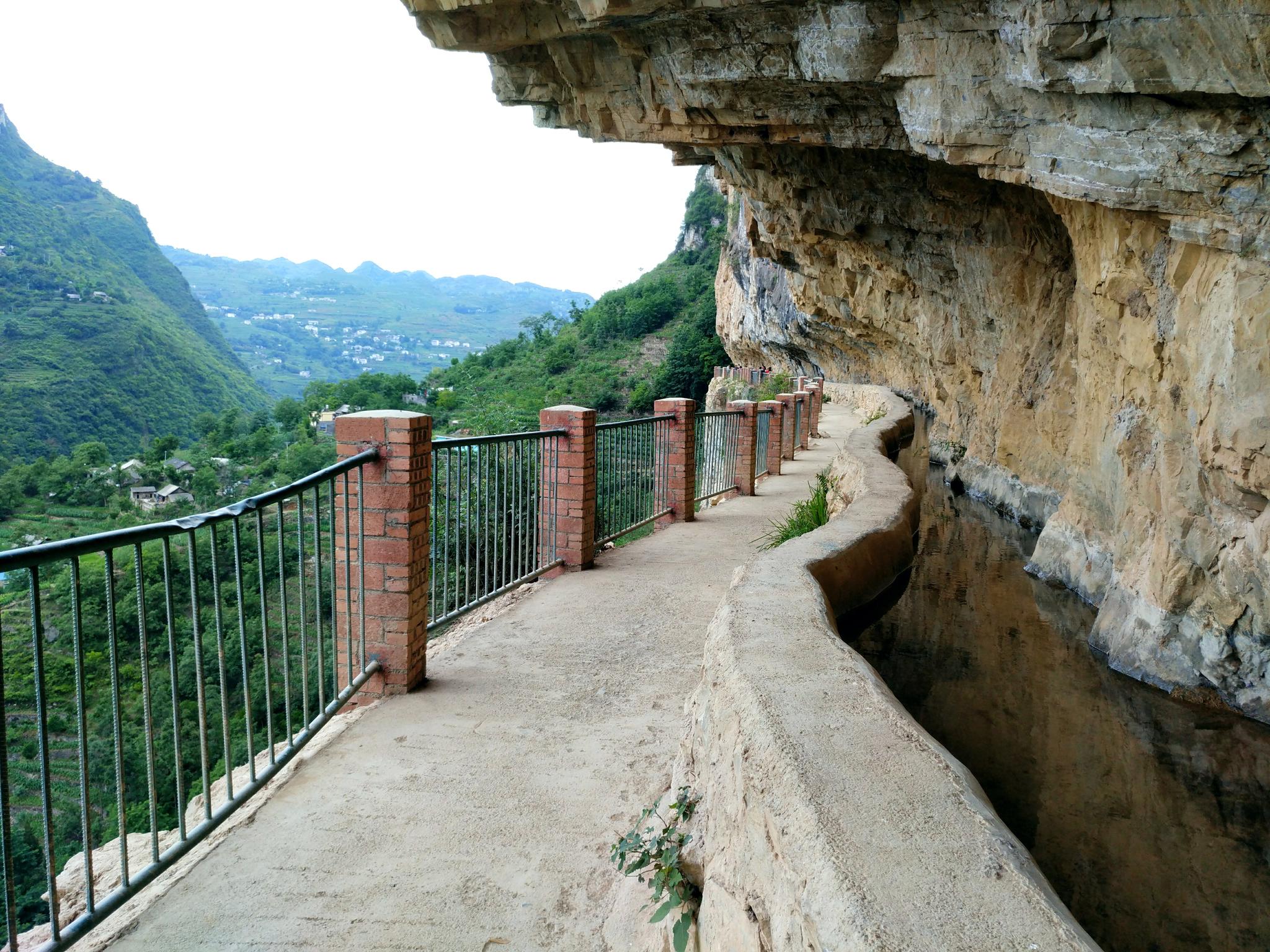 今天到了位于泸州叙永县鸡鸣可以三省听见之地暨鸡鸣三省大峡谷