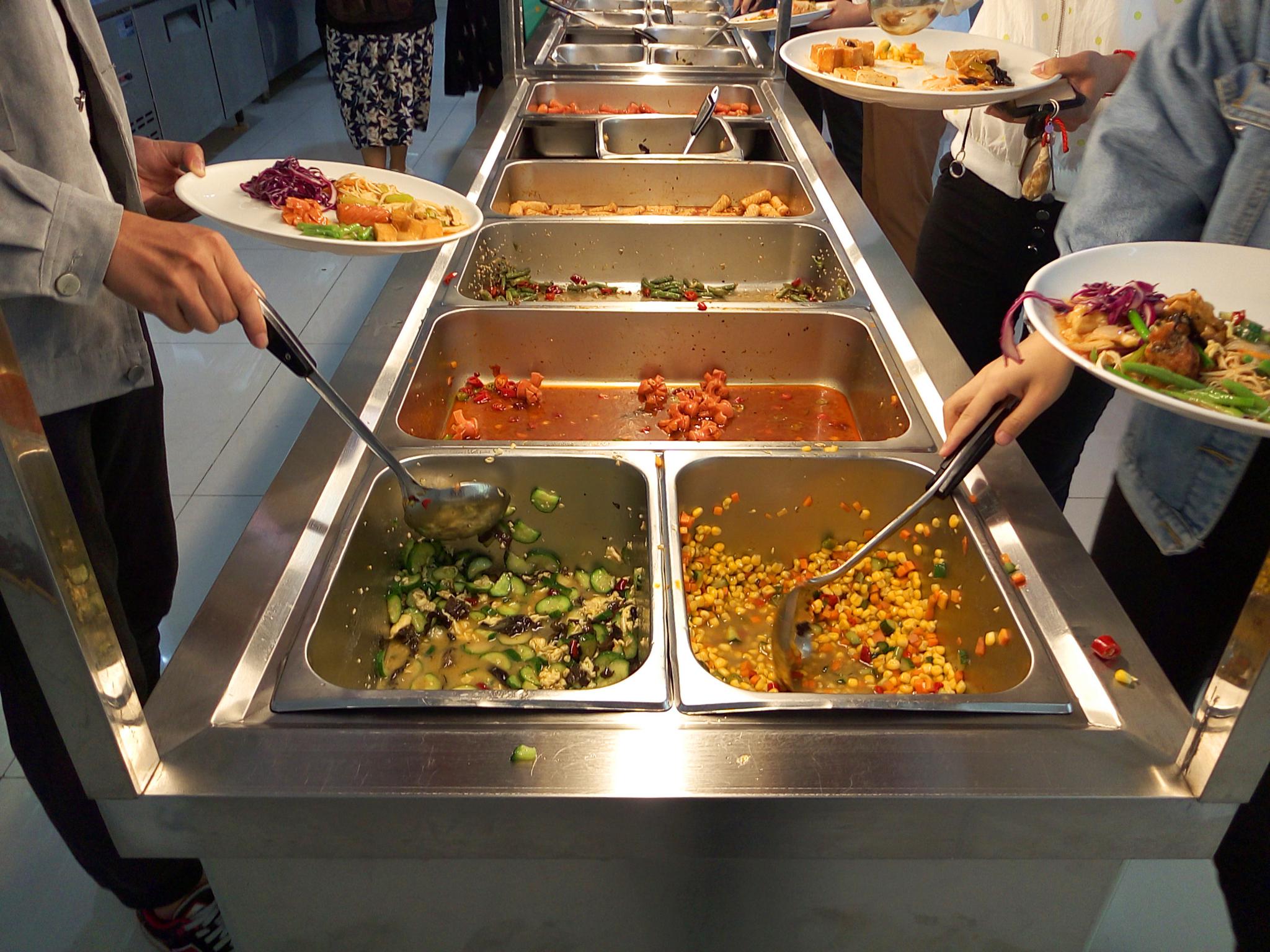 大学新生在学校里面吃什么美食 很多人喜欢是一元快餐!