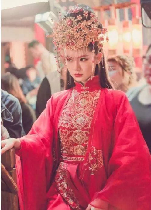 戚薇古装扮相大合集,李婉清气质超凡脱俗,金镶