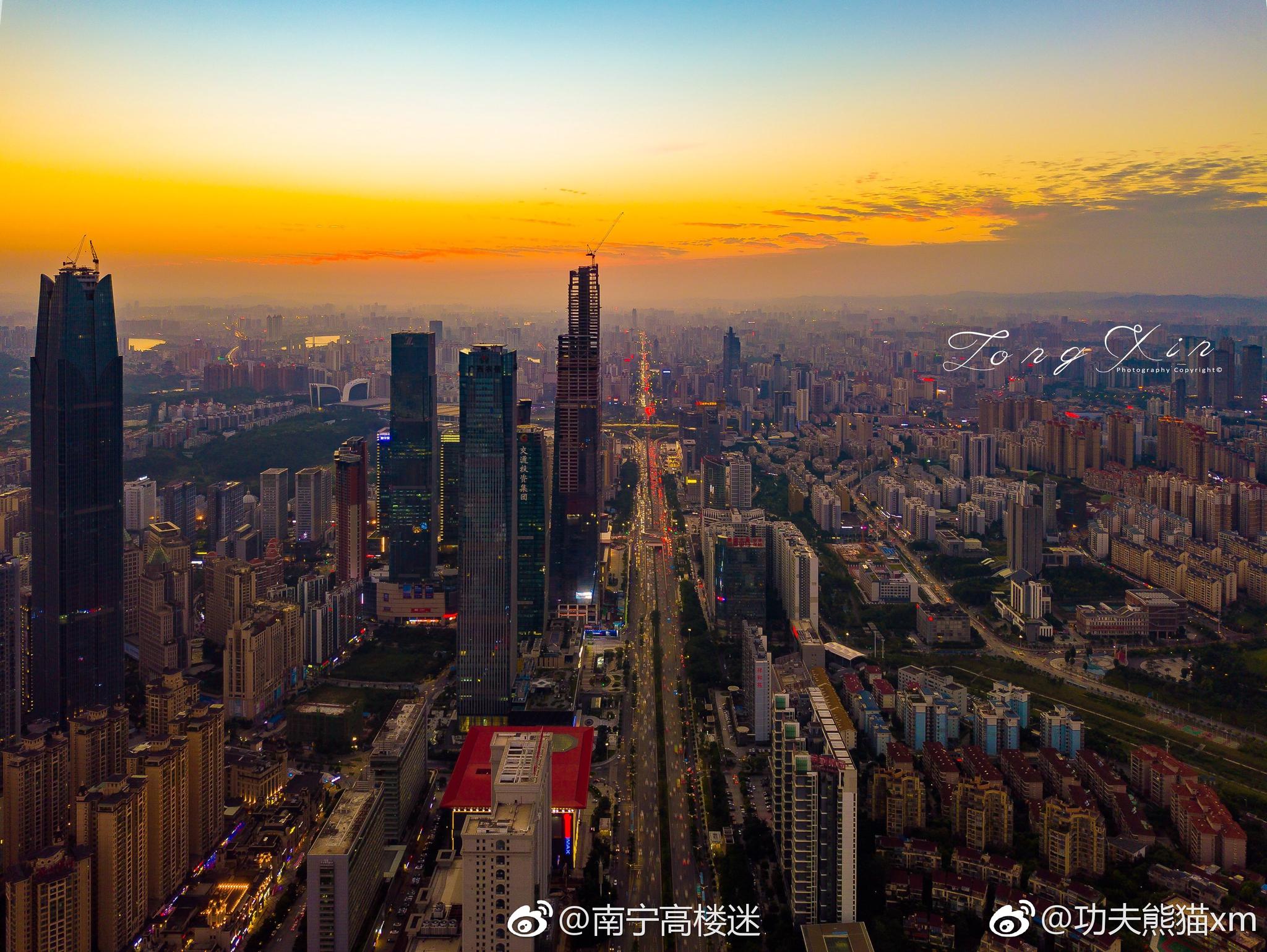 网友@功夫熊猫xm 航拍南宁的夜景,这么美的南宁夜景你遇到过吗