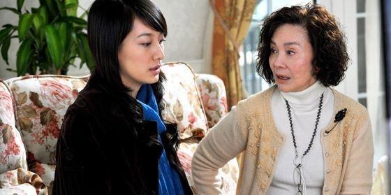 归亚蕾年轻时辨识度太高,或许那时候的琼女郎就是这样子的.