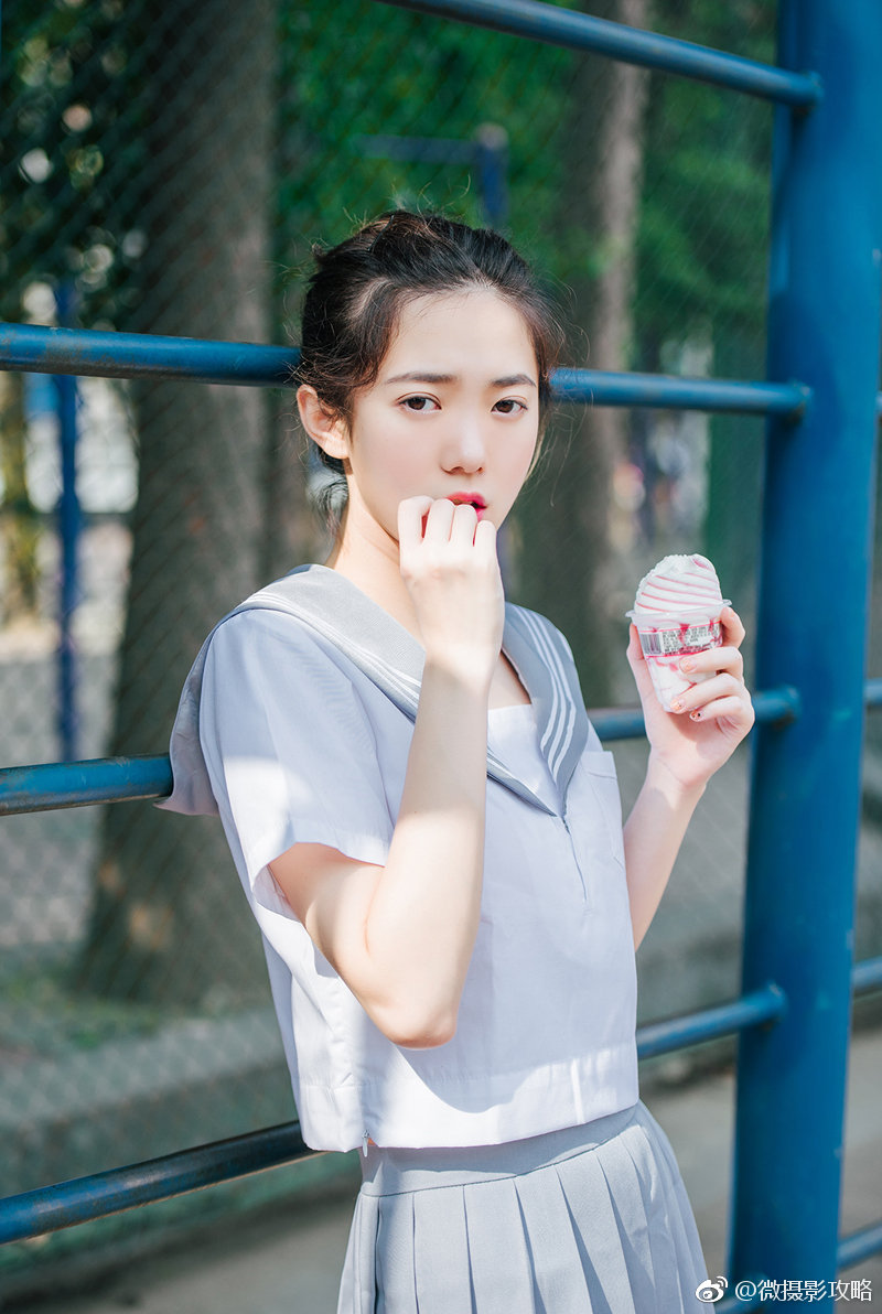 日本冰淇淋美少女清凉夏日水手服清新写真集
