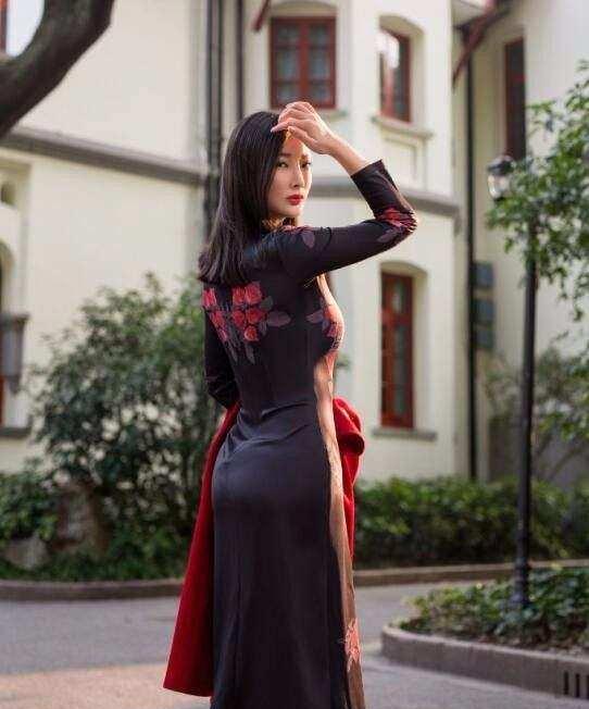 曾拍摄三级片, 她的羞耻父母都不认她, 她却是当红明星!