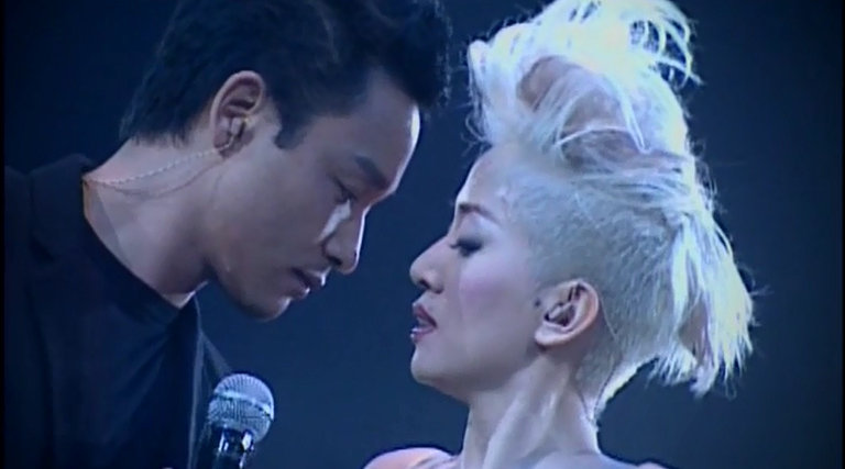 梅艳芳和张国荣最后一次同台合唱《芳华绝代》