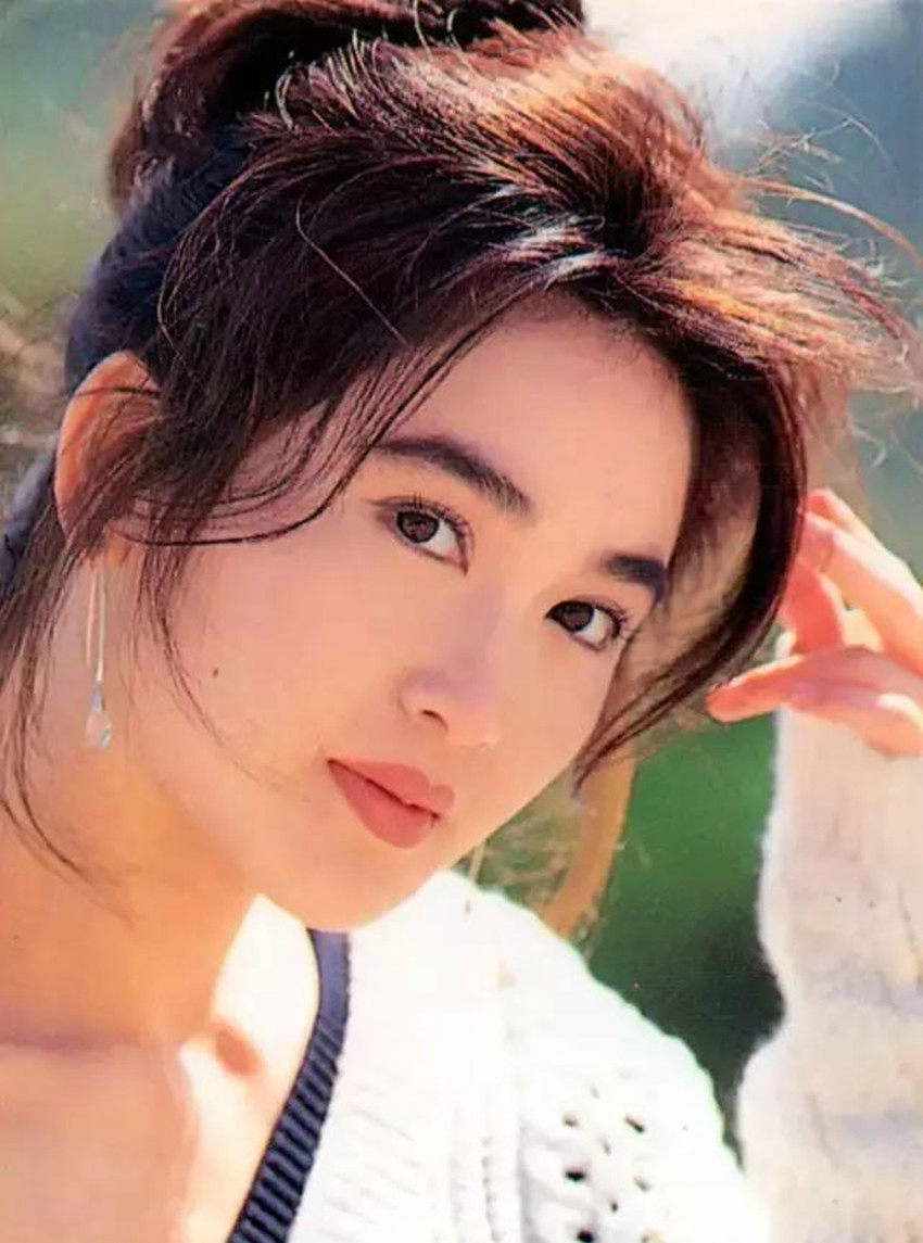 一组温碧霞年轻写真照,真是清纯可爱,美艳动人