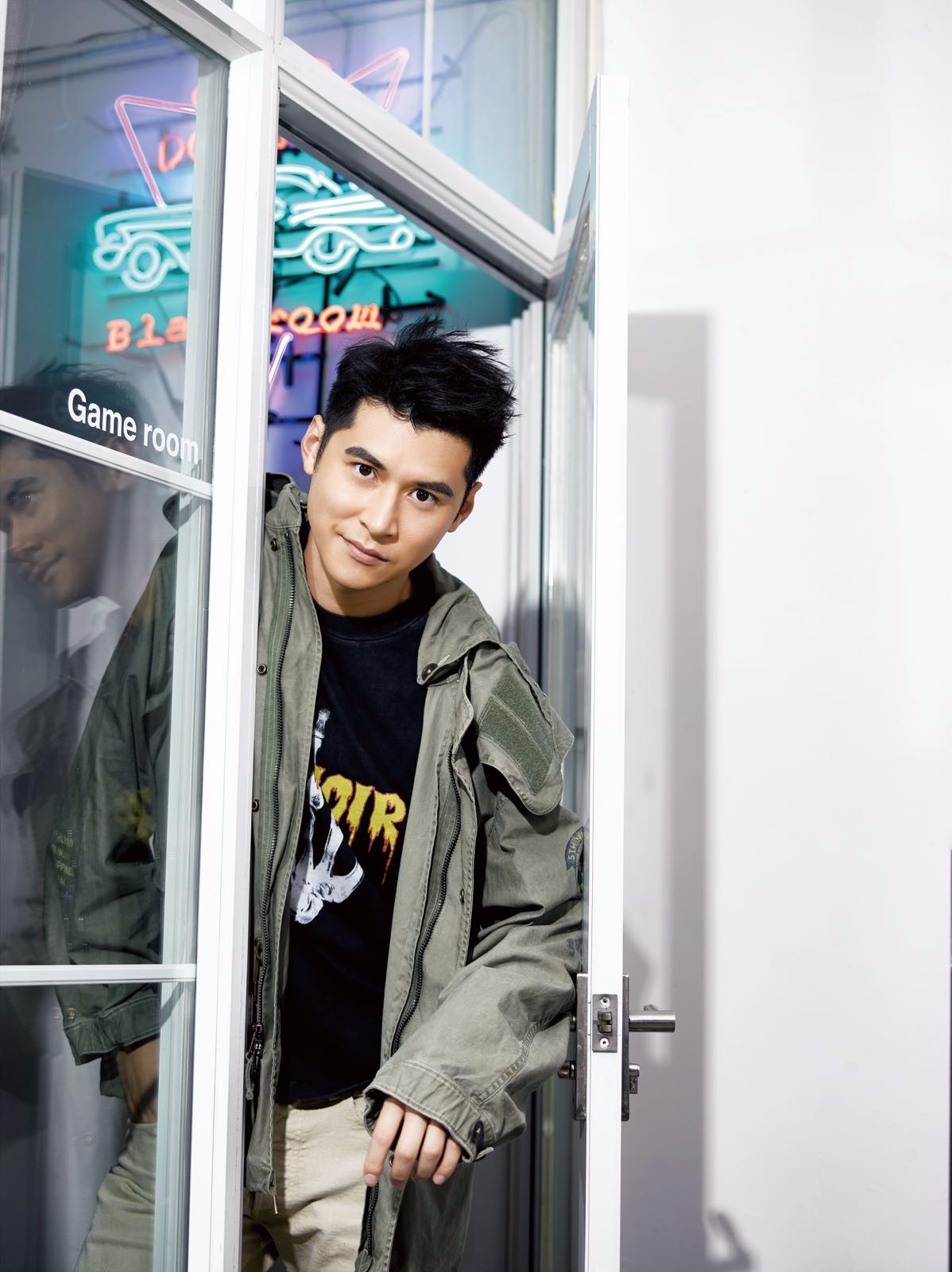 作为演员,陈家乐在电影《破风》中的精彩表现让人印象深刻,近期播出的