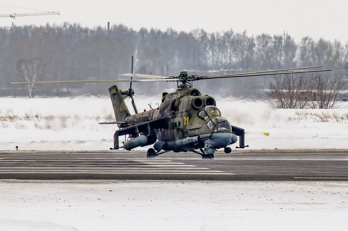 苏联俄罗斯武装直升机的先驱者米24型雌鹿武装直升机