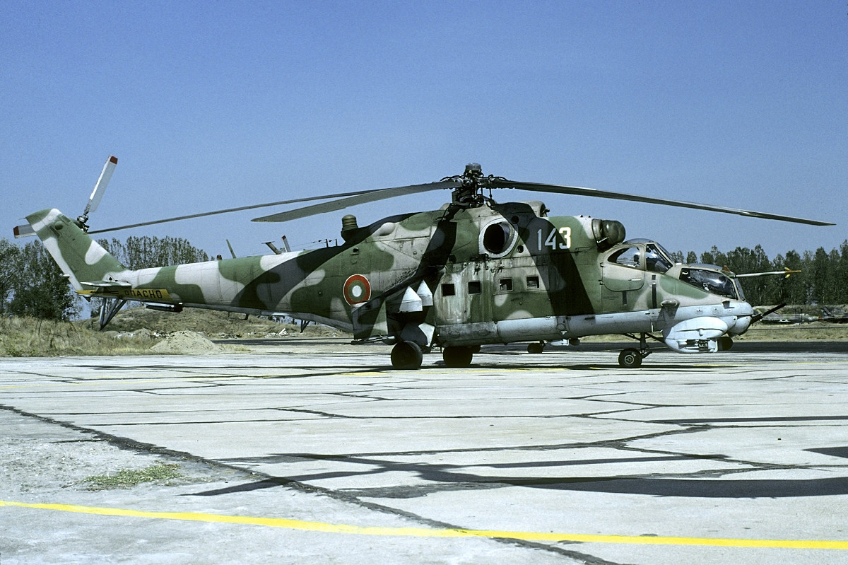 苏联俄罗斯武装直升机的先驱者米24型雌鹿武装直升机
