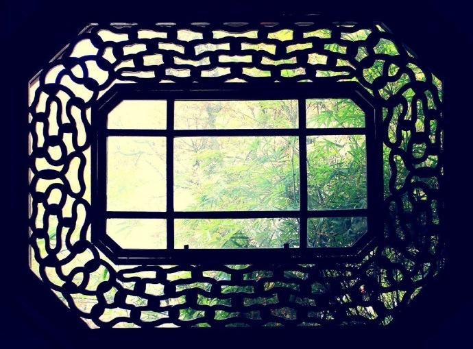 窗外尘尘事,窗中梦梦身;既知身是梦,一任事如尘._新浪新闻