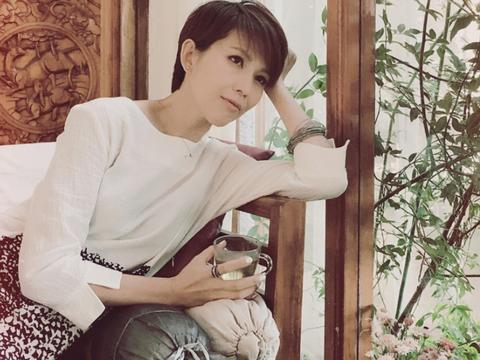 蔡少芬短发写真优雅十足:网友:娘娘范和女神范混搭