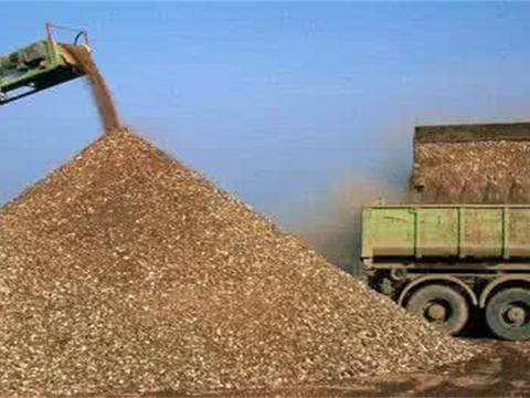 民间牛人自制一款装沙神器,一小时能装300袋沙子,成本才200元