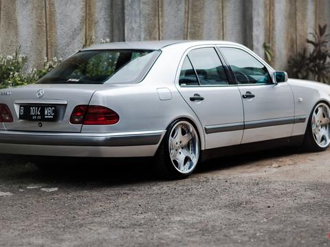 经典奔驰w210-e230改装案例