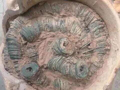 山东:道路施工挖出宝藏!出土文物价值连城|邹平县|施工队|齐景公_新浪新闻