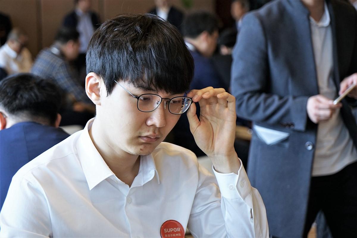 柯洁迎战辜梓豪 连笑李世石狭路相逢