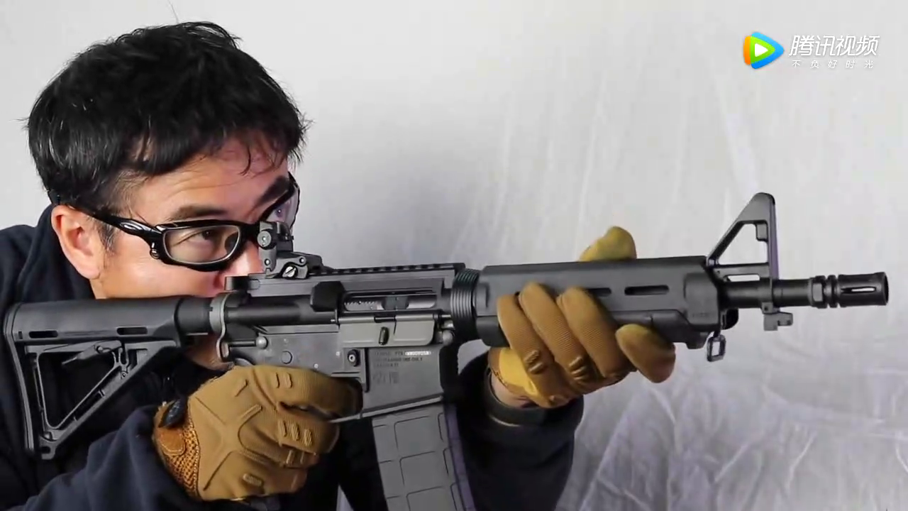 陆航直升机吊运装备训练罕见抢镜 未来此类训练将成常态