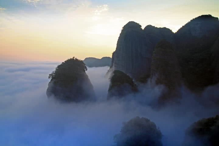 湖北武当山被游客挤爆江西的小武当却没多少人知道