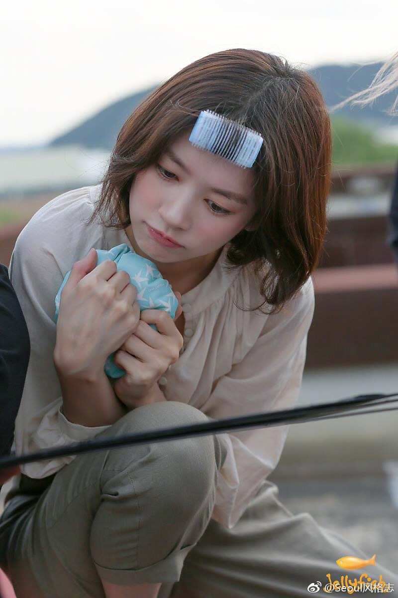 郑素敏为《从天而降的一亿颗星星》预告片拍摄现场照