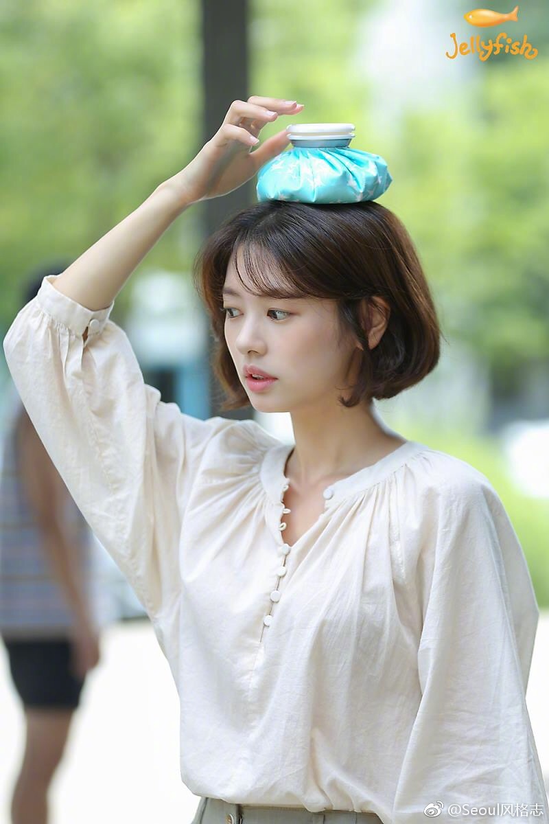 郑素敏为《从天而降的一亿颗星星》预告片拍摄现场照