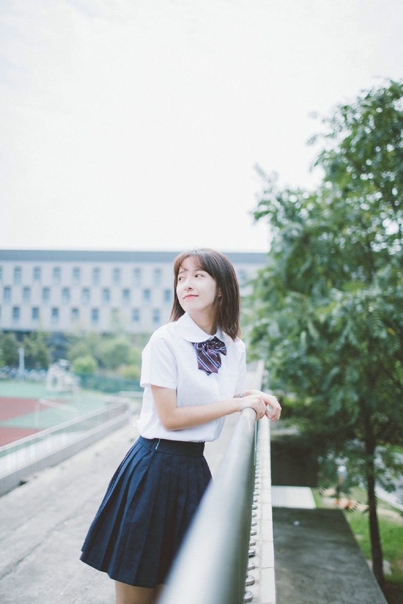 元气校服美少女甜美笑容白皙肌肤写真集 @微相册 @微博摄影