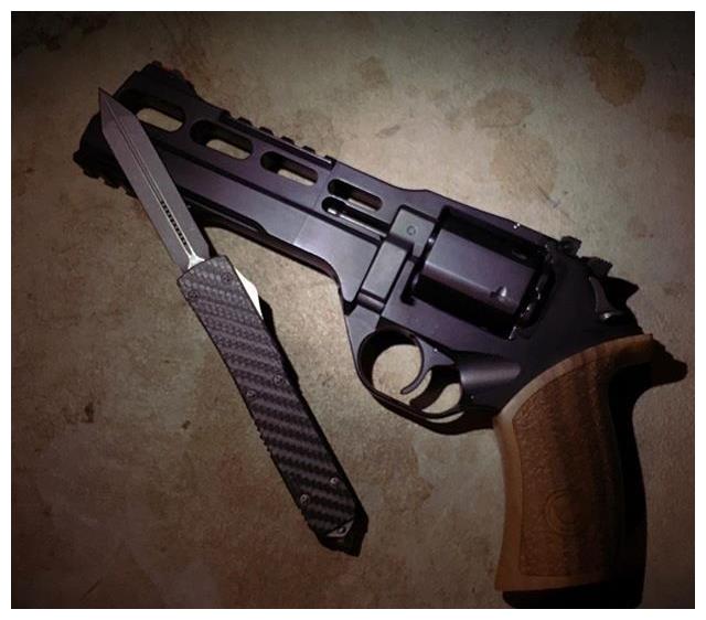 绝地生活r45相册:羌是一个版本的东西,帅是一辈子的东西|左轮手枪