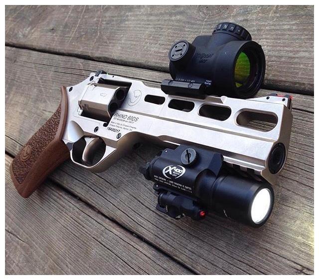 绝地生活r45相册:羌是一个版本的东西,帅是一辈子的东西|左轮手枪