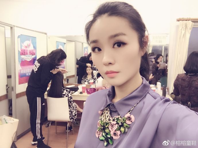 贤宝宝和榕榕兔再聚首,lisa榕生活照超美像网红|榕榕|爱情公寓|聚首_