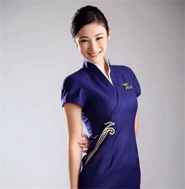 最近周琦女友王心怡在接受采访时被问到了异地恋的问题,她表示:"我们